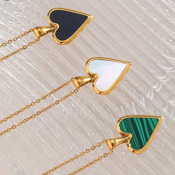 Mother Of Pearl Heart Pendant Necklace 18K Gold Plated Stainless Steel - Picture 5 of 7